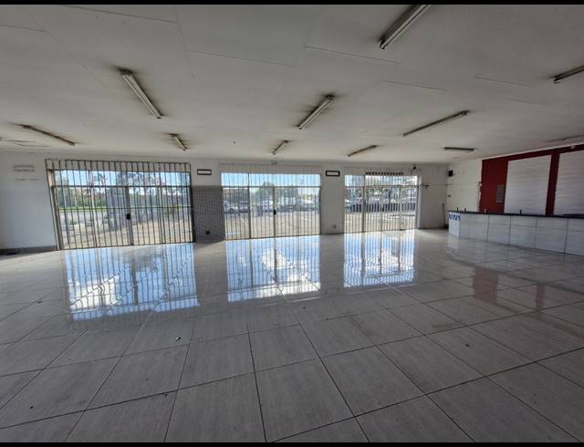 1,200M² RETAIL TO LET IN BEYERS PARK